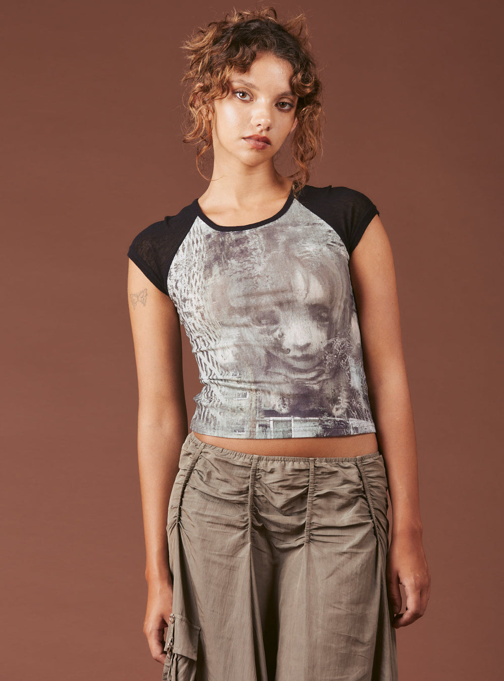 Graphic T-Shirt With Cap Sleeves - Grey/Black | UNIF Clothing online
