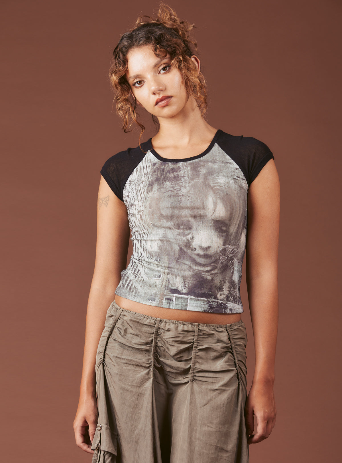 Graphic T-Shirt With Cap Sleeves - Grey/Black | UNIF Clothing online