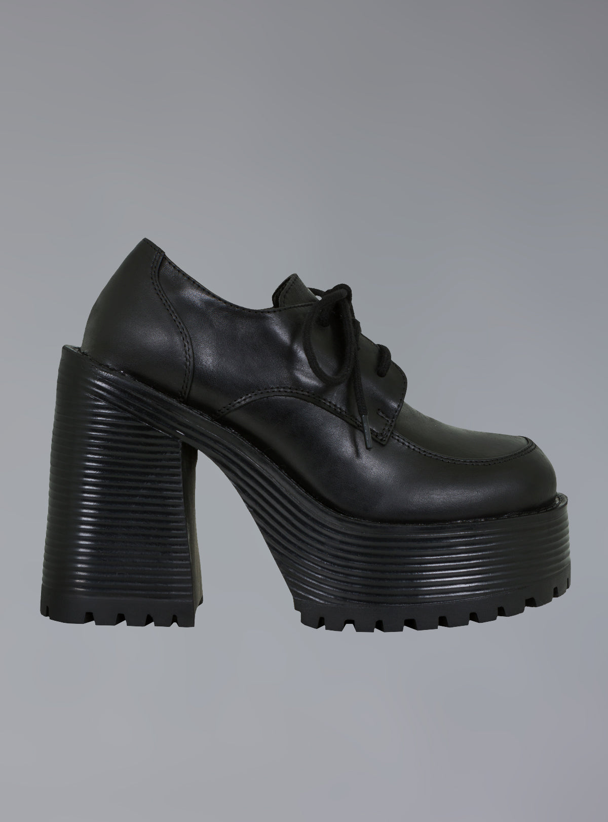Des Shoe - Matte Black | UNIF Clothing near me