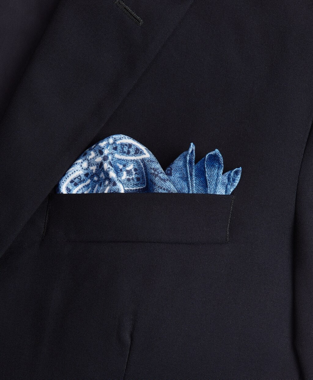 Brooks Brothers Men Square Medallion Pocket Square