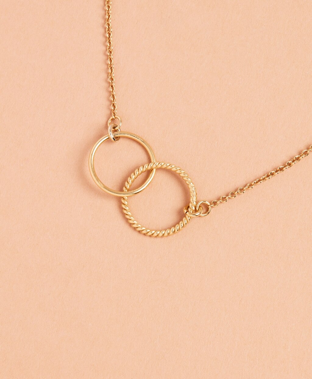 Brooks Brothers Women Demi Fine Interlocking Ring Necklace